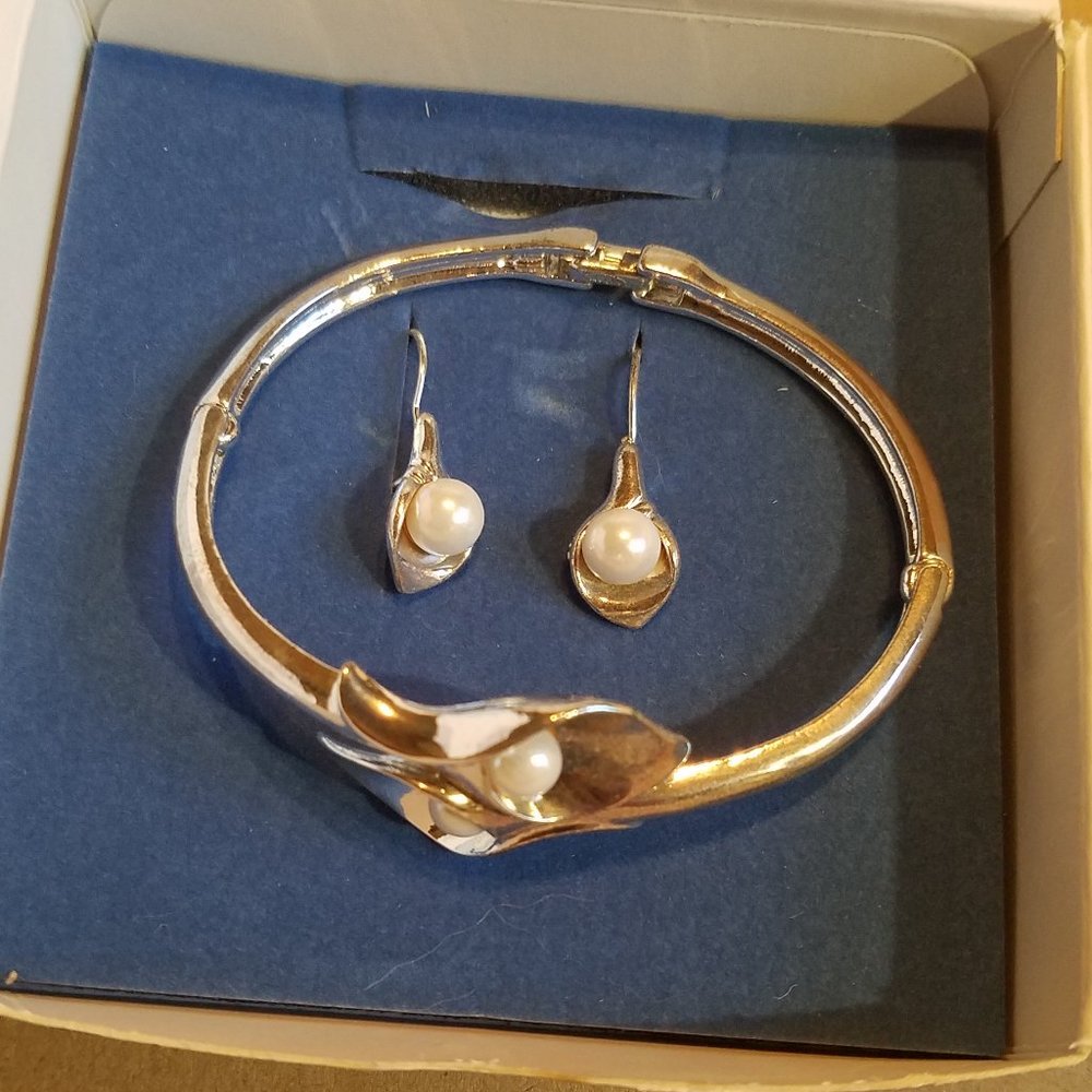 Calla Lily bracelet and earring set
